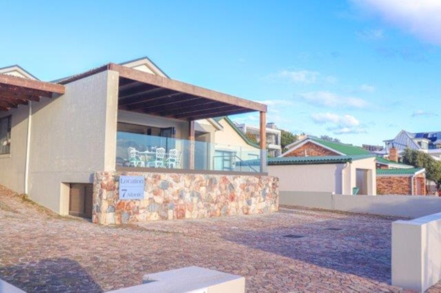 To Let 3 Bedroom Property for Rent in Onrus Western Cape